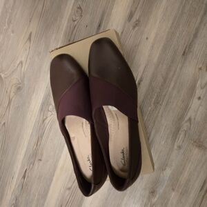 NWT Clarks Women's Cora Charm Loafers Slip-On Shoes Burgandy Size 12